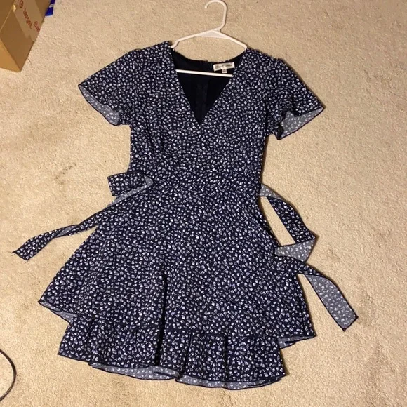 emerald sundae navy blue dress Emerald Sundae Size 5 Navy Blue Skater Dress